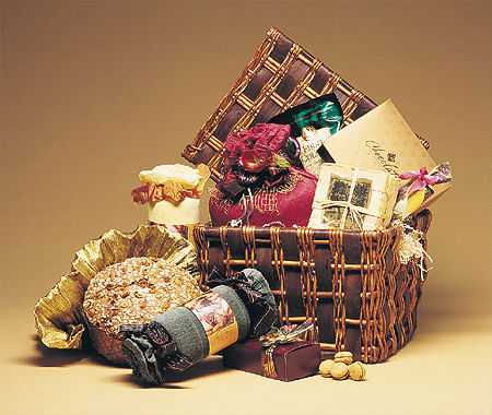 Celebration luxury gift hamper with gourmet treats